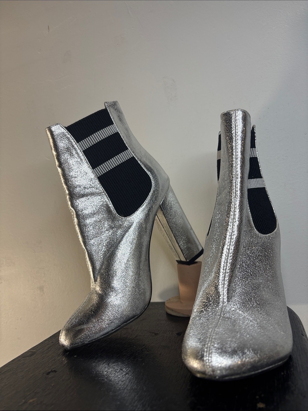Cape Robbin Audrey-1 Bootie Silver Metallic Chelsea Ankle Boot Size 7